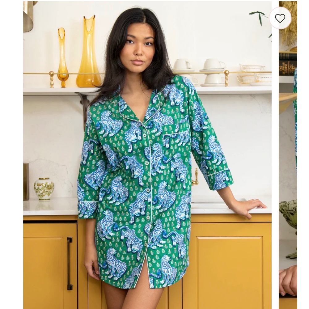 Printfresh Tiger Queen Sleep Shirt Green Blue Cotton Button Front 3/4 Sleeve xs